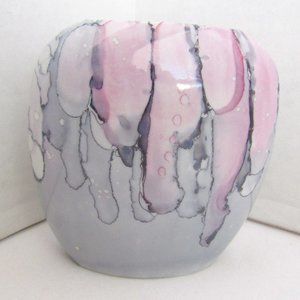 Nice Vtg Small Drip Edge Porcelain Flower Art Vase Pink/Gray 4-1/4 x 4-1/8" in.